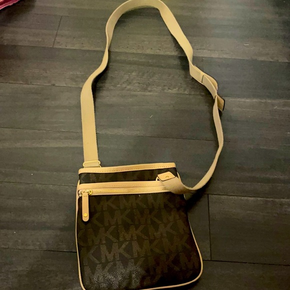 Michael Kors Handbags - Michael kors crossbody